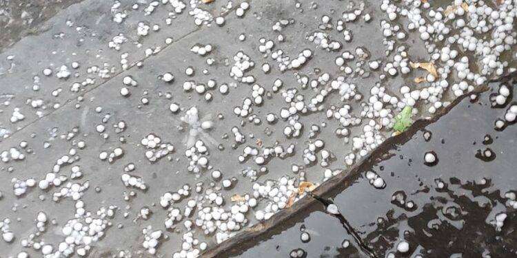 Maltempo, pomeriggio con forti rovesci e grandinate nel Nord dell’isola