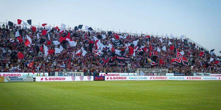 Il Parma nel giorno del compleanno del Cagliari Calcio