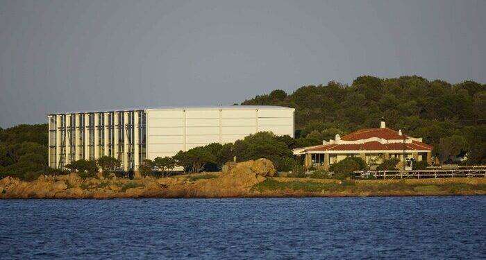 Ecomostro davanti Tavolara, la procura di Tempio apre fascicolo