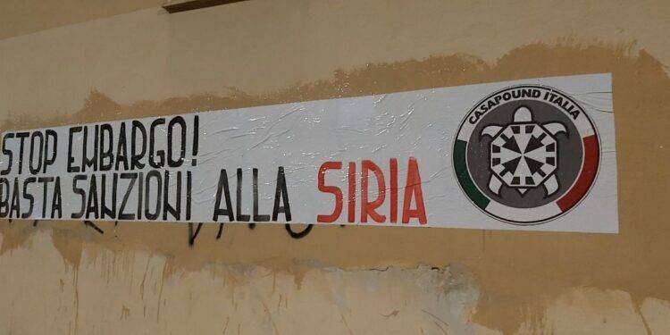 “Stop embargo, basta sanzioni alla Siria”: striscioni di CasaPound in tutta Italia