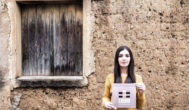 L’Architetta Sarda Sara Collu presenta il libro: “Ladiri Il respiro della Terra Cruda in Sardegna” a Fluminimaggiore