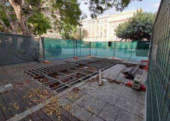 Cagliari, Piazza Garibaldi tra annunci, veli e speranze