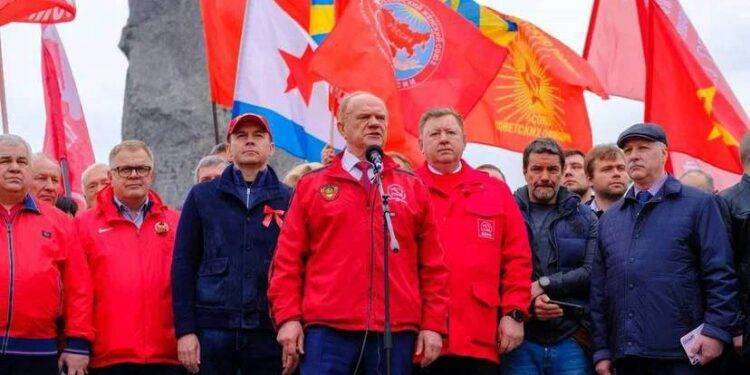 Il KPRF si schiera con il presidente Vladimir Putin