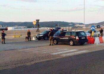 Su un’auto rubata cercano di speronare i Carabinieri a Olbia