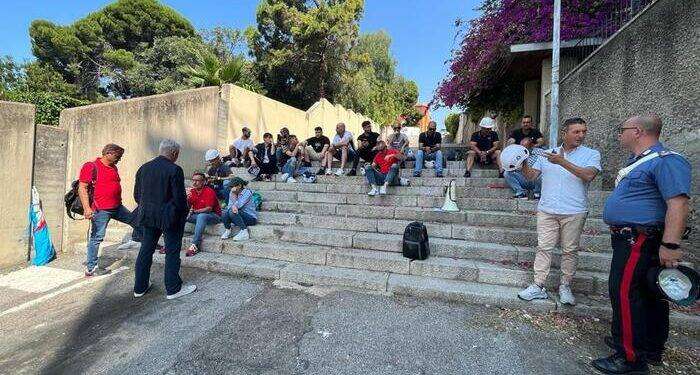 Sit-in progetto Aria, ‘senza risposte protesta a oltranza’