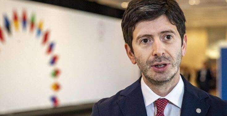 Politica, Elezioni 2022: ex Ministro Speranza finanziato da federfarma