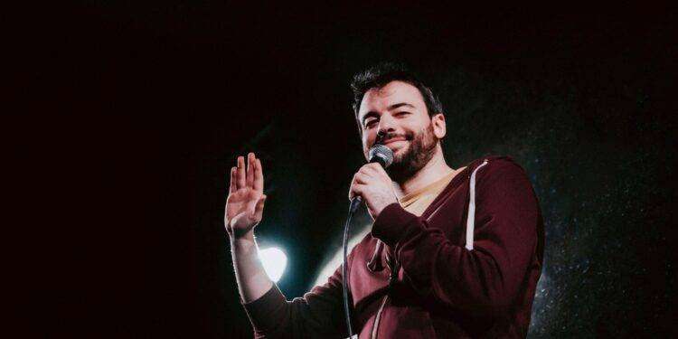 Venerdì 7 luglio a Capoterra (CA) la stand-up comedy di Stefano Rapone