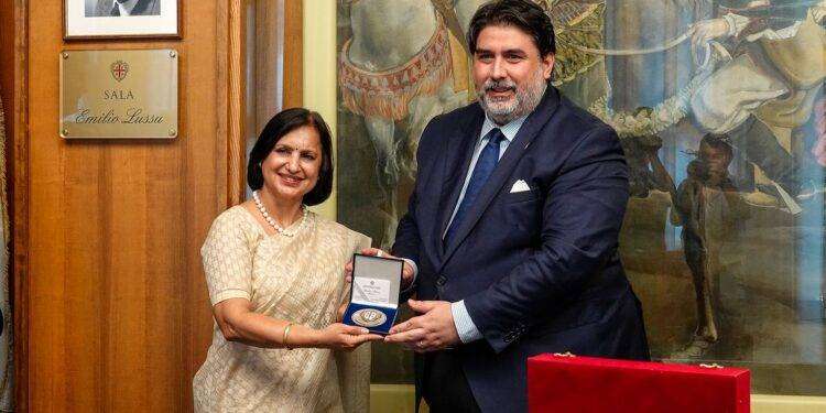 Il Presidente Solinas riceve a Villa Devoto l’Ambasciatrice Indiana Neena Malhotra