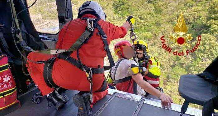 Si perde nelle campagne di Monti, Vigili del Fuoco soccorrono motociclista