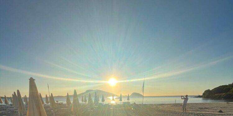 Stabilmento balneare abusivo a G.Aranci, denunce e sequestri