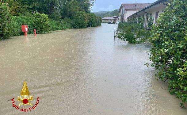 Maltempo in Sardegna, allagamenti e danni tra Torpè, Siniscola e Posada: padre e figlia salvati