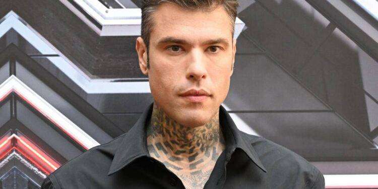 Fedez ricoverato d’urgenza in chirurgia a Milano. «Mi hanno salvato la vita»