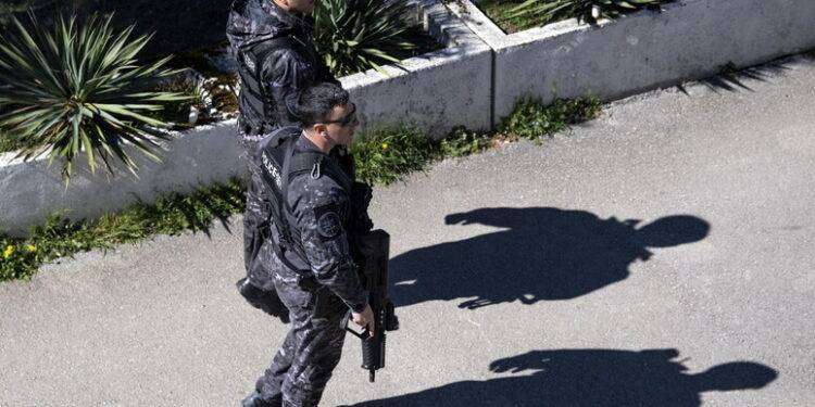 Sale la tensione al confine tra Serbia e il fantomatico stato del Kosovo