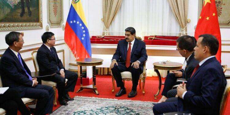 Nicolas Maduro in Cina fino al 14 settembre