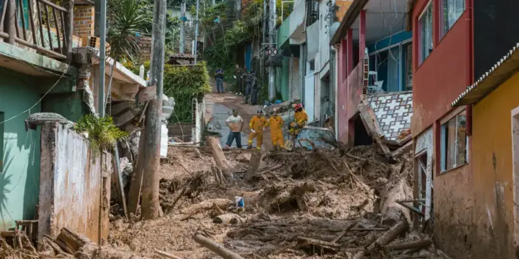 Brasile: ciclone nel sud, bilancio sale a 21 morti. Migliaia di evacuati