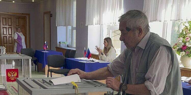 Terrorismo ucraino, fatto esplodere seggio elettorale, uccisi civili