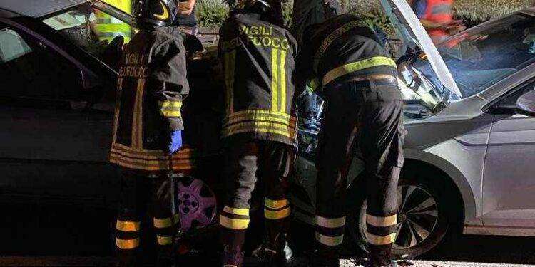 Scontro frontale fra auto a Dorgali: 2 feriti