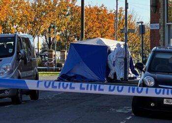 Attentato in Inghilterra, uomo ucciso da una coltellata: ferito un secondo