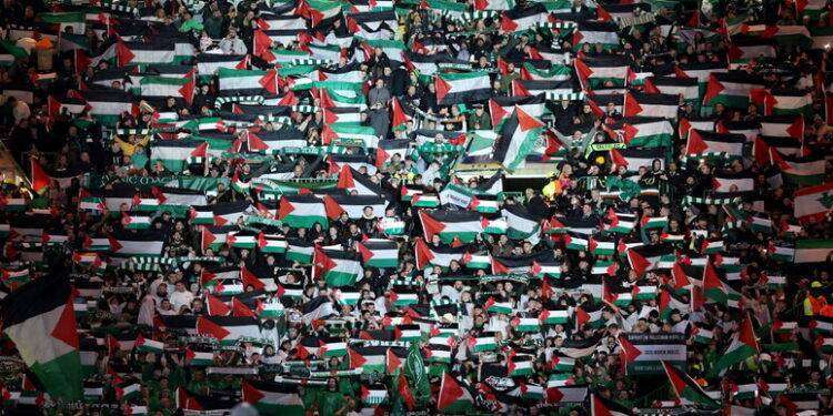 Champions: Celtic Park, tante bandiere Palestina sugli spalti