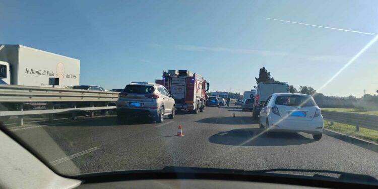 Scontro sulla SS 130 ad Elmas: traffico bloccato