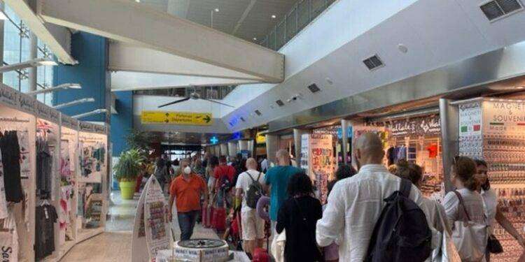 Indagine Antitrust su prezzi trasporto aereo Sardegna e Sicilia