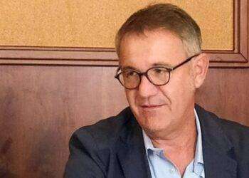 Tensioni nel Campo largo, Piero Comandini a Extralive: “Il centrosinistra deve dimostrare generosità e unità”. Dentro M5s perplessità sulla Todde