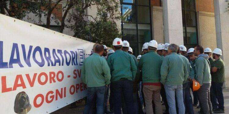 Riparte protesta operai Eurallumina, sit-in il 29 a Cagliari