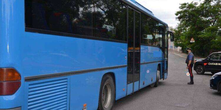 Perseguita la ex con appostamenti e sui social, arrestato