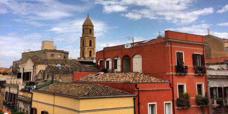 Cagliari, Marina, Stampace e Villanova: chiusura dalle 21 alle 6 delle attività che vendono alcolici e superalcolici