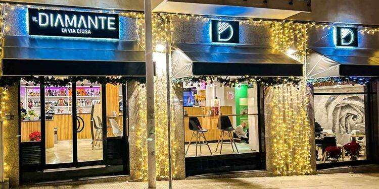Il bar Diamante, lo storico caffè tra il Viale Ciusa e Via dei Giudicati, ha riaperto