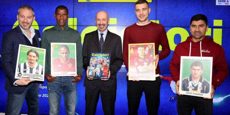 Più figurine in pacchetto e audio, ecco il nuovo album Panini