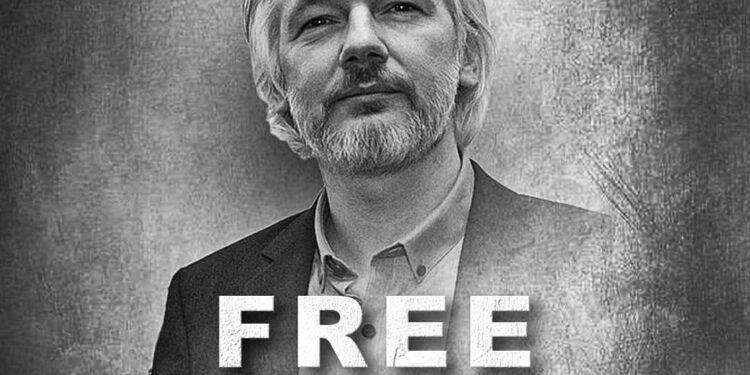 Julian Assange cittadino onorario di Bari