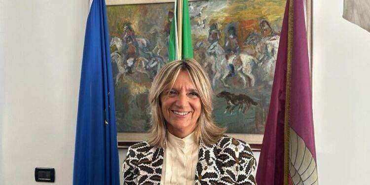 Rosanna Lavezzaro prima donna a capo della questura di Cagliari