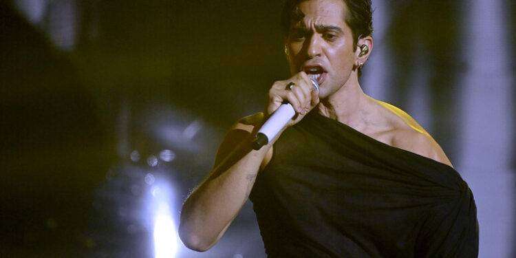 Sanremo dilaga nella hit parade, in vetta la raccolta