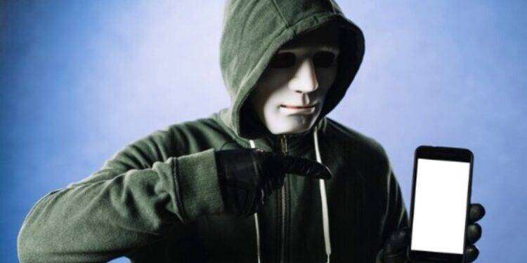 Truffe finanziarie, 1 vittima su 4 è under 30 e adescata sui social