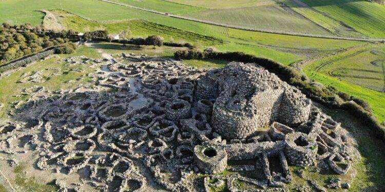 I francesi innamorati del complesso nuragico di Barumini