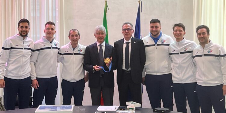 Il Ministro per lo Sport e i Giovani Andrea Abodi ha ricevuto la Nazionale Italiana di Calcio da Tavolo