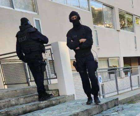 Tensione in Corsica, la polizia francese arresta giovani indipendentisti