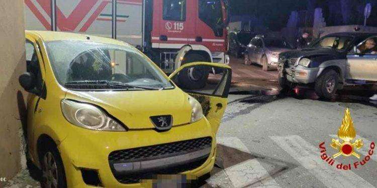 Sinnai, grave incidente stradale: ragazza estratta viva dall’abitacolo