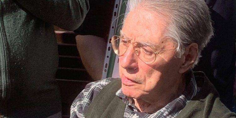 Bossi boccia Salvini, serve un nuovo leader