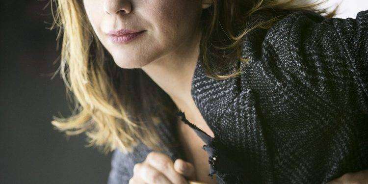 Geppi Cucciari ritorna nell’Isola con “Perfetta” : 15 e 16 maggio h 21 a Macomer e dal 17 al 19 maggio a Cagliari