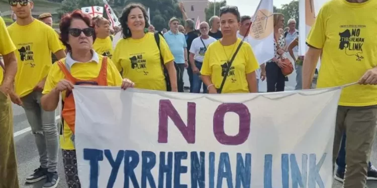 I “No Tyrrhenian Link” presentano esposto alla Procura della Repubblica