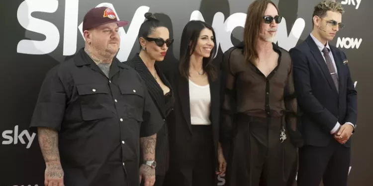 Tante novità sui canali Sky, X Factor va in piazza