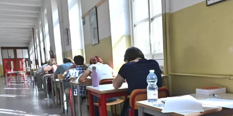 Maturità: prima prova per oltre 12mila studenti sardi