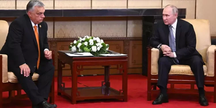 Putin a Orban, ‘pronto a discutere mie proposte di pace’