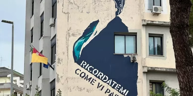 Laika, il mio murale su Murgia raggio di sole in questo buio