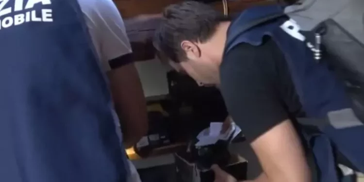 Abusi su minorenni in istituto di cura, arrestato dipendente
