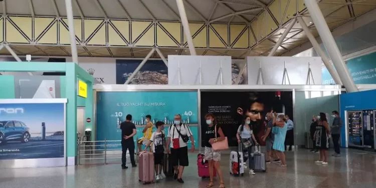 Aeroporti nord Sardegna, a luglio quasi 1mln passeggeri, è record