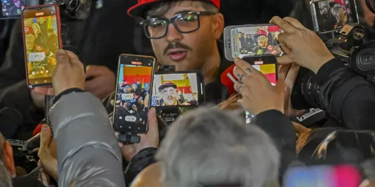 Aggredito in discoteca a Porto Cervo per una foto a Geolier