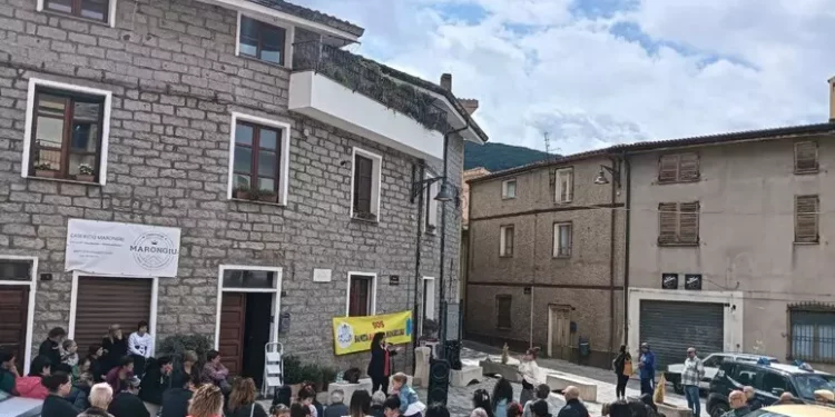 Sit-in mamme a Ovodda, ‘senza pediatra costrette a p.soccorso’
